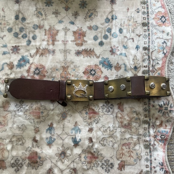 Save The Queen Chocolate Leather Belt - Picture 8 of 9